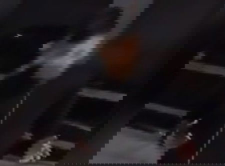 Il ragazzino di 13 anni che canta su Facebook con una pistola in mano (e spara un colpo) article-post