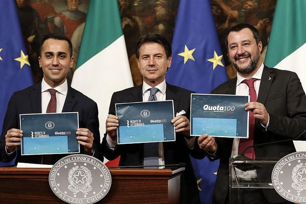 Sondaggi, gli italiani preferiscono Quota 100 al reddito di cittadinanza