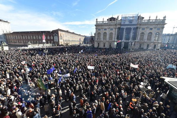 La manifestazione a Torino: In 20 mila per dire sì alla Tav