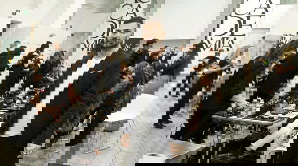 Simone Belli, intervista al make up artist “Dipingo le donne con lo sguardo” | VIDEO