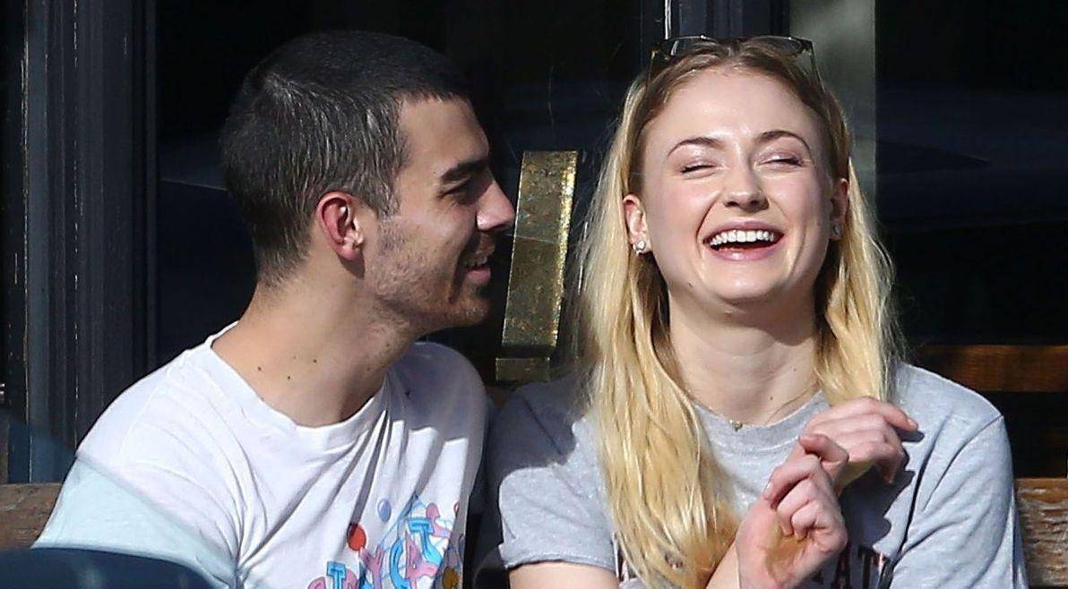 Sophie Turner: L’attrice di Game of Thrones è ancora scioccata del suo fidanzamento article-post