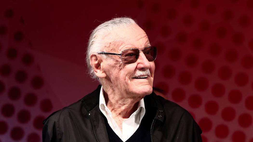 Stan Lee: L’icona Marvel ricoverato per arresto cardiaco, ma avvisa i fan “Sto bene” | VIDEO article-post