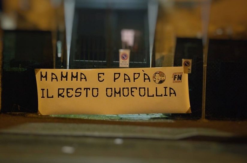 «Omofollia»: lo striscione di Forza Nuova sotto casa di Pizzarotti article-post