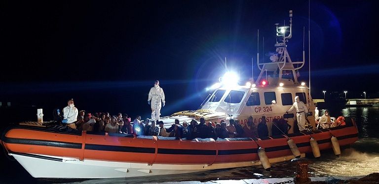 Il traffico di esseri umani dall’Africa è online, su Facebook e Instagram article-post