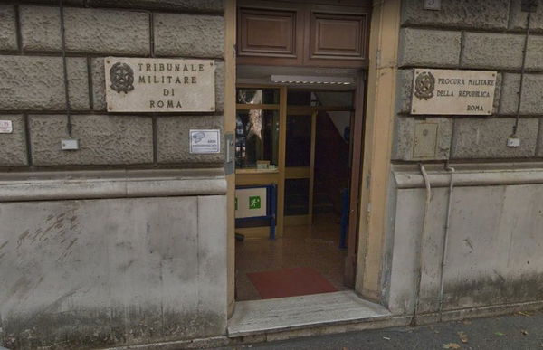 Giulia Jasmine Schiff, sergente di 20 anni vittima di nonnismo: «Io, frustata dai compagni»