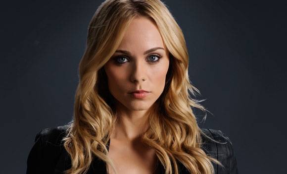 V-Wars: Laura Vandervoort accanto a Ian Somerhalder nella nuova serie Netflix
