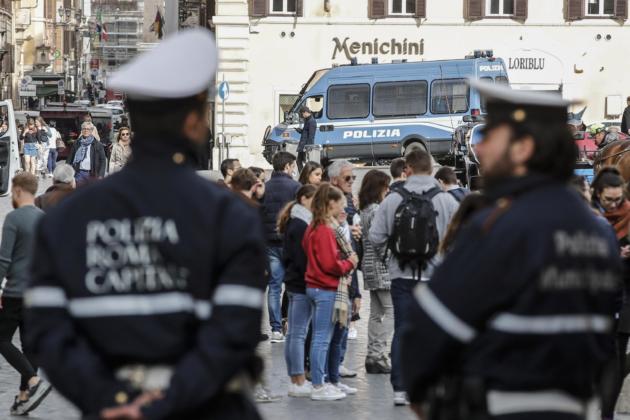 Roma, la vera storia dei vigili che «buttano le coperte di un senzatetto in un cassonetto» article-post