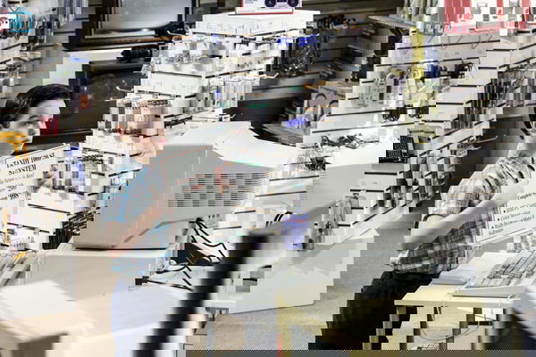 Young Sheldon: ” A Computer, a Plastic Pony, and a Case of Beer” (Recensione 1×12)