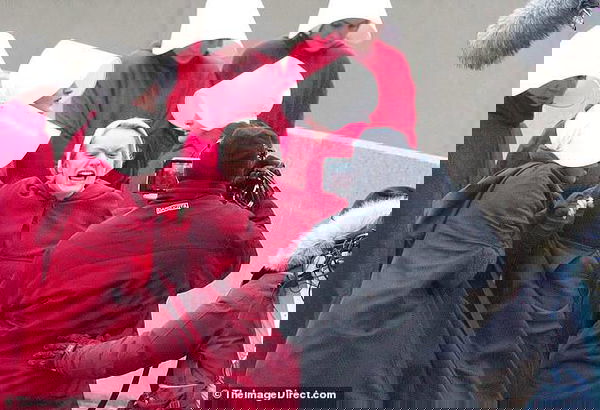 The Handmaid’s Tale 3: Le nuove immagini dal set mostrano una June furiosa