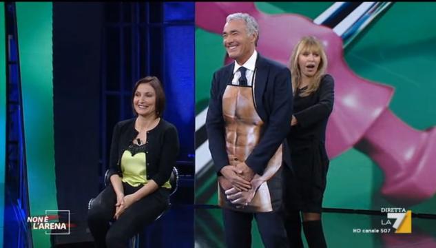 Alessandra Mussolini grembiule anti-sessismo a Giletti