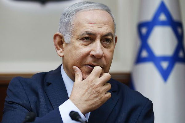 Netanyahu come Berlusconi: «Quella della magistratura di sinistra è una persecuzione politica»