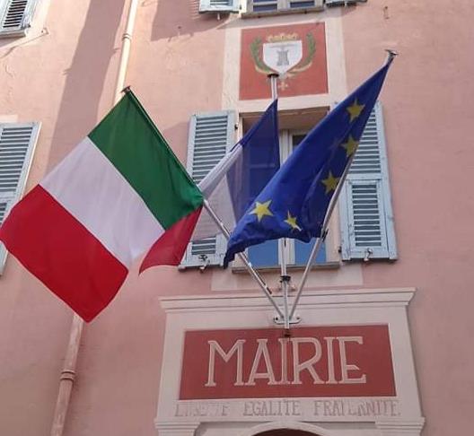 La bandiera italiana sventola su tre municipi francesi