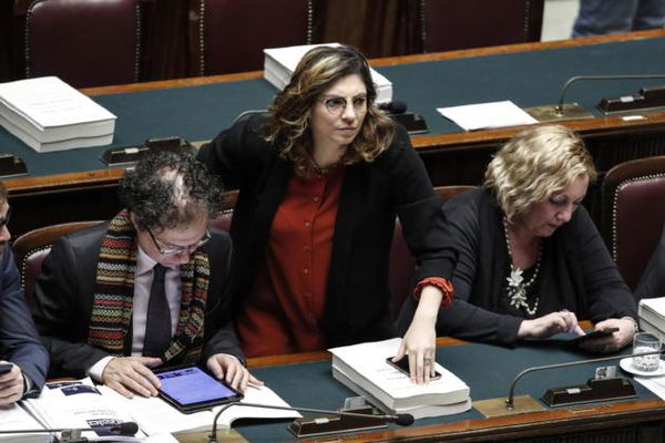 Laura Castelli chiede all’opposizione del Pd di «riferire in aula» sui bilanci precedenti
