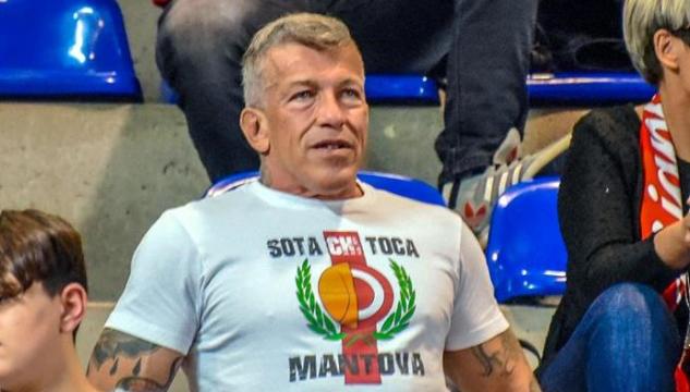 Luca De Marchi, polemica frittelle gratis a Mantova