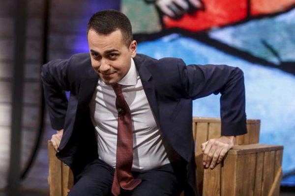 Luigi di Maio si applaude: «Ho fatto bene, ha vinto la partecipazione». I dati: 52mila votanti