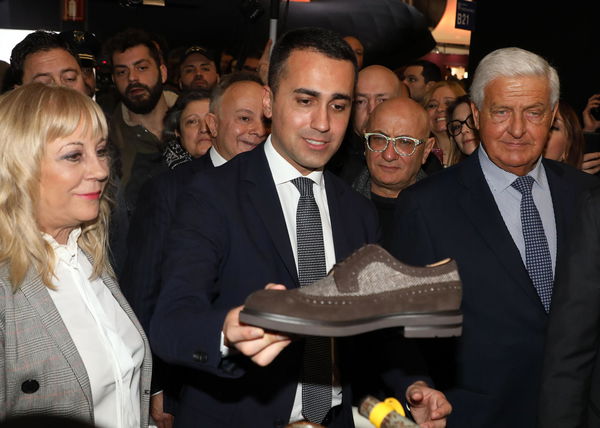 Luigi Di Maio «si candida» a direttore artistico di Sanremo: «Valga solo il televoto»
