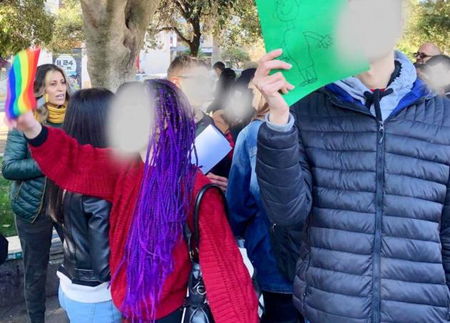 Il problema di Matteo Salvini che continua a mettere alla gogna dei ragazzi delle superiori che lo contestano article-post