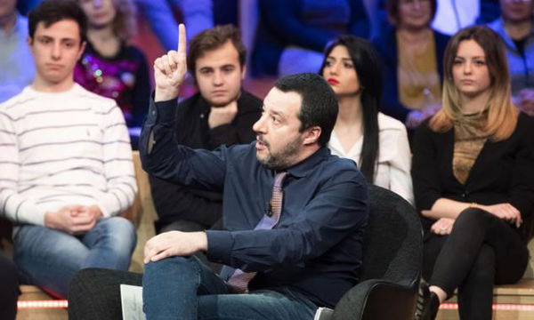 «In Italia comanda il governo». Spiegate la costituzione a Matteo Salvini