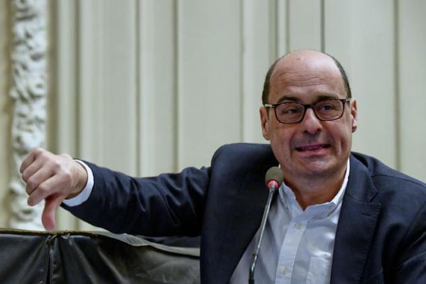 Zingaretti: «Mi sono candidato per fermare Matteo Salvini»