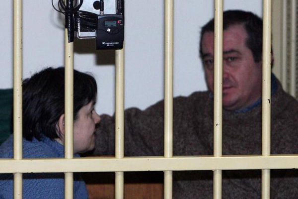 Strage di Erba, Le Iene pubblicano la video-confessione (piena di errori) di Olindo Romano