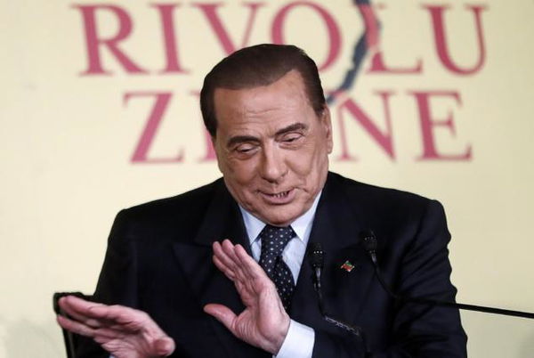 Berlusconi dice che gli italiani sono diventati pazzi