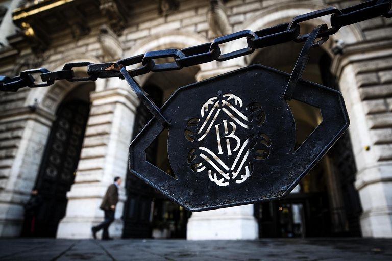 L’assalto alle poltrone, c’è un dossier del M5S contro i vertici di Bankitalia article-post