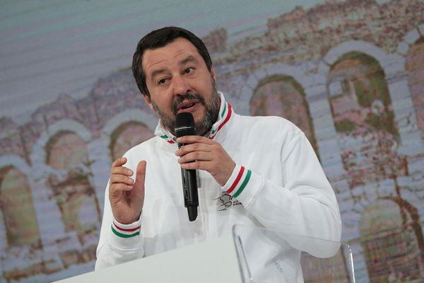 «I nostri non ne possono più»: il pressing dei leghisti su Salvini per rompere con il M5S