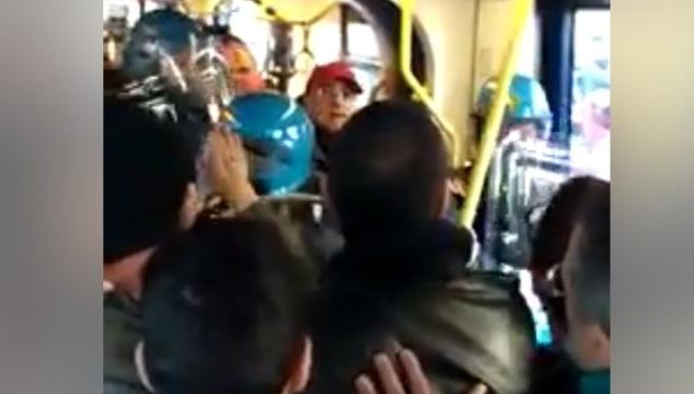 cariche polizia sul tram