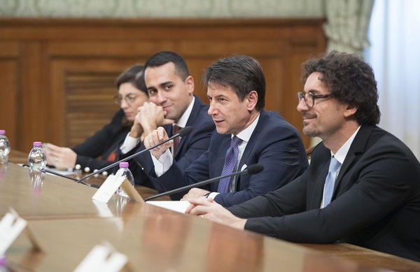 Caso Diciotti, ora Conte, Di Maio e Toninelli rischiano di essere indagati con Salvini