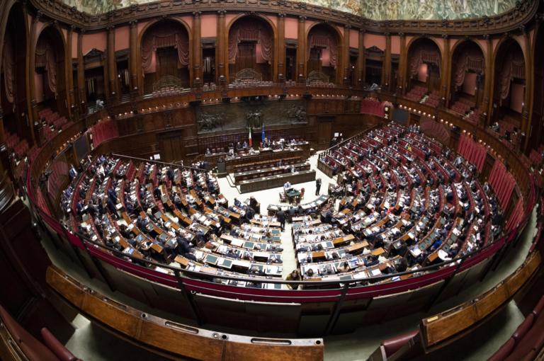 Il governo pone la fiducia anche sul dl semplificazioni