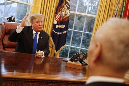 Donald Trump sconfitto: respinta l’emergenza nazionale per costruire il muro article-post