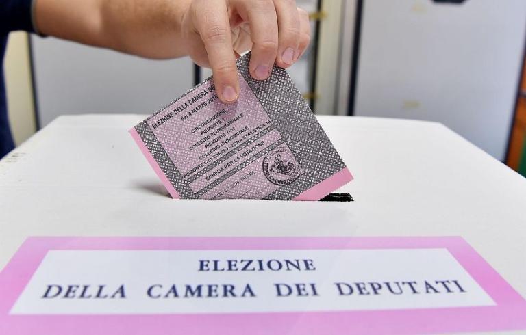 La previsione di Fitch: il governo cadrà, c’è il rischio di elezioni anticipate nel 2019