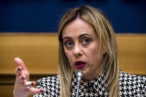 Giorgia Meloni e il reddito di cittadinanza «metadone per i siciliani»
