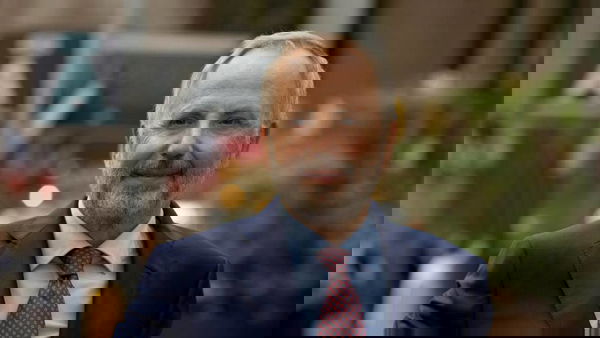 Parlami di te : Recensione, “mi riposerò quando sarò morto !”