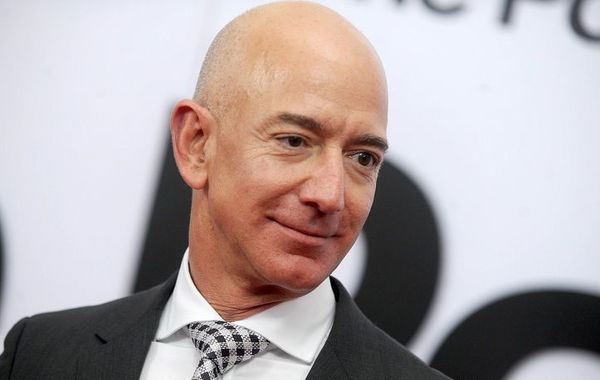 Bezos chiede se, ora che Musk è il proprietario di Twitter, cambierà la politica del social sui contenuti in Cina