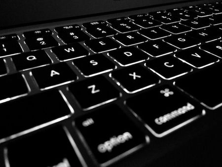 «La Ligue de LOL»: il gruppo online di giornalisti francesi che molestava le colleghe article-post