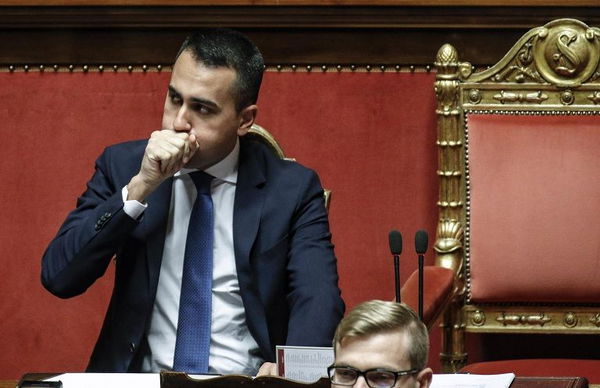 Di Maio non si pente: «Il mio incontro con i Gilet gialli è legittimo, sono europeista»