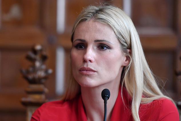 Cosa è successo tra Michelle Hunziker e la produzione di Adrian? article-post