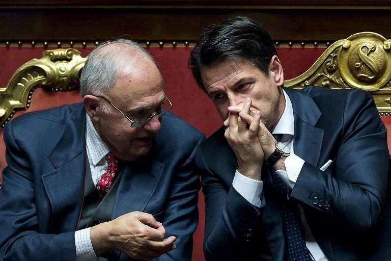 M5S e Lega hanno deciso: Paolo Savona sarà presidente della Consob. Il Pd: «È incompatibile»