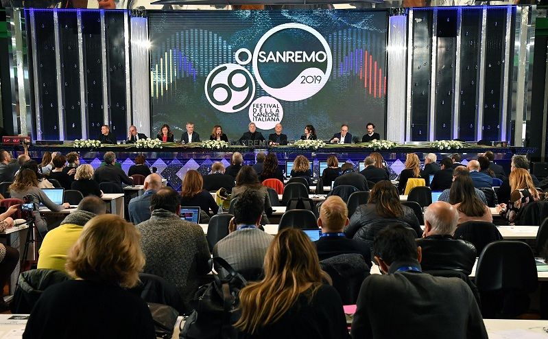 Il truffatore che voleva accreditarsi per Sanremo con una finta mail del Senato (spacciandosi per Zavoli) article-post