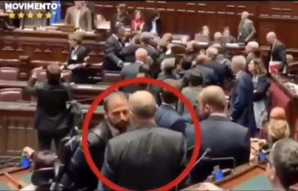 Lo schiaffo di Marattin rivisto al VAR