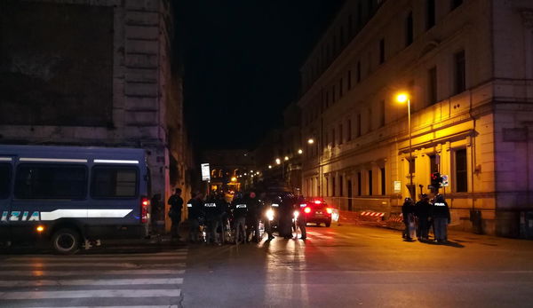 Roma, rissa con i tifosi del Siviglia: uno spagnolo è in gravi condizioni