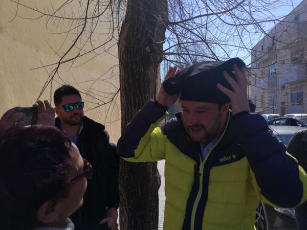 Nessuno ha denunciato i due ragazzi sardi che hanno fatto i video-selfie di protesta con Salvini