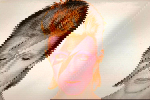 Stardust: Johnny Flynn vestirà i panni di David Bowie nel biopic