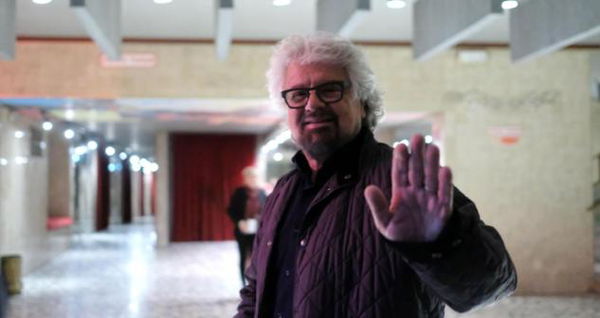 Grillo: «I calabresi che non chiedono il reddito o lavorano in nero o per la ‘ndrangheta»