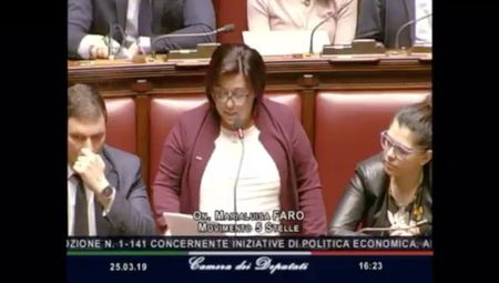 Per la deputata M5S, la Bundesbank è la «BunchBank» | VIDEO article-post