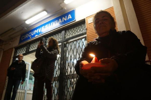 I giudici del riesame dicono che la ragazza della Circumvesuviana ha mentito