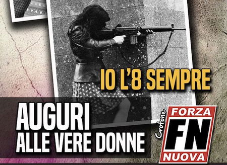 Crotone, l’esaltazione della donna secondo Forza Nuova che imbraccia un fucile d’assalto article-post
