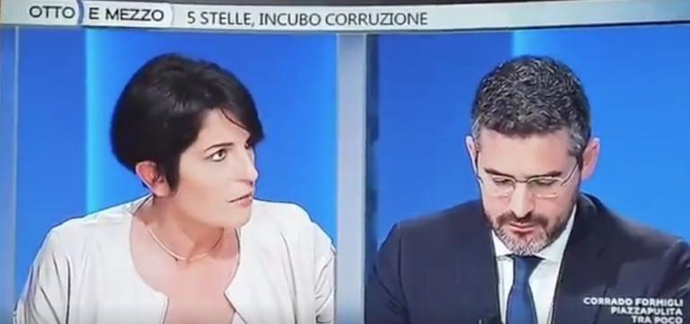 Il ministro Fraccaro scivola su Dessì: «Non fa parte del gruppo M5S». Ma non è vero | VIDEO