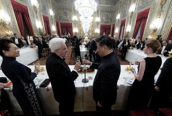 La giornalista del Foglio attaccata da un funzionario d’ambasciata: «Non devi parlare male della Cina»